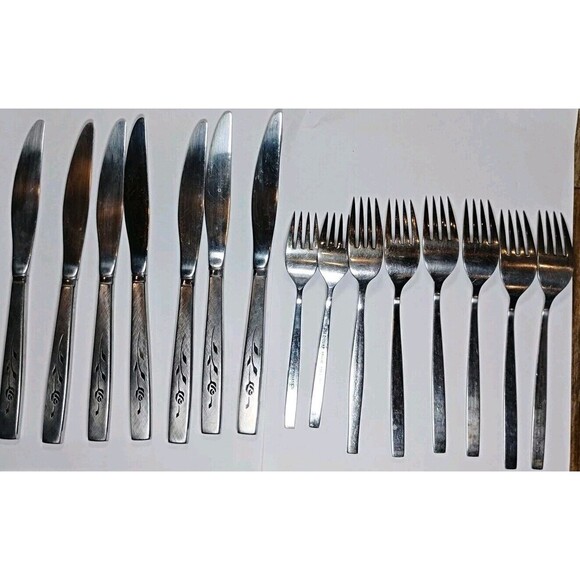 Oneida Oneidacraft Deluxe Lasting Rose 29 Forks Knives Spoons Stainless Flatware - Picture 14 of 15